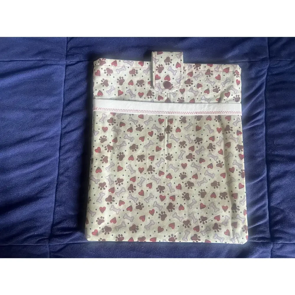 NWOT Pet Lovers Medium Book Sleeve, See Through Front Pocket, Corner Bookmark